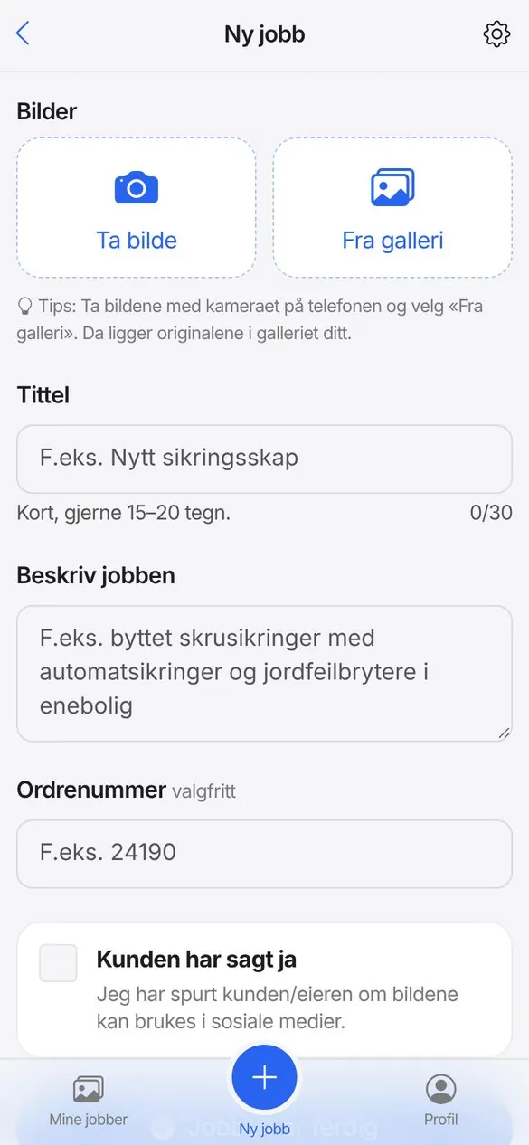 Knipso på mobil: håndverkeren legger inn bilder fra en ny jobb